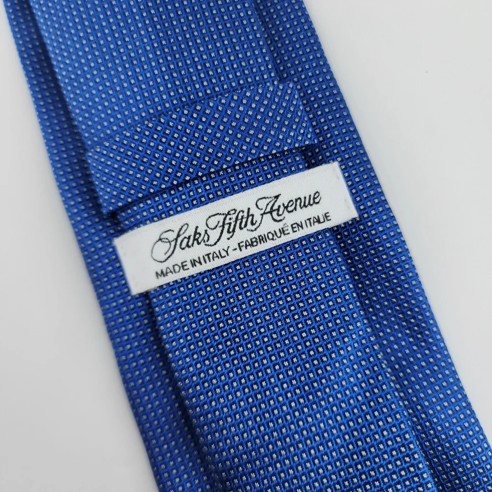 SAKS FIFTH AVENUE Blue Silk Tie.